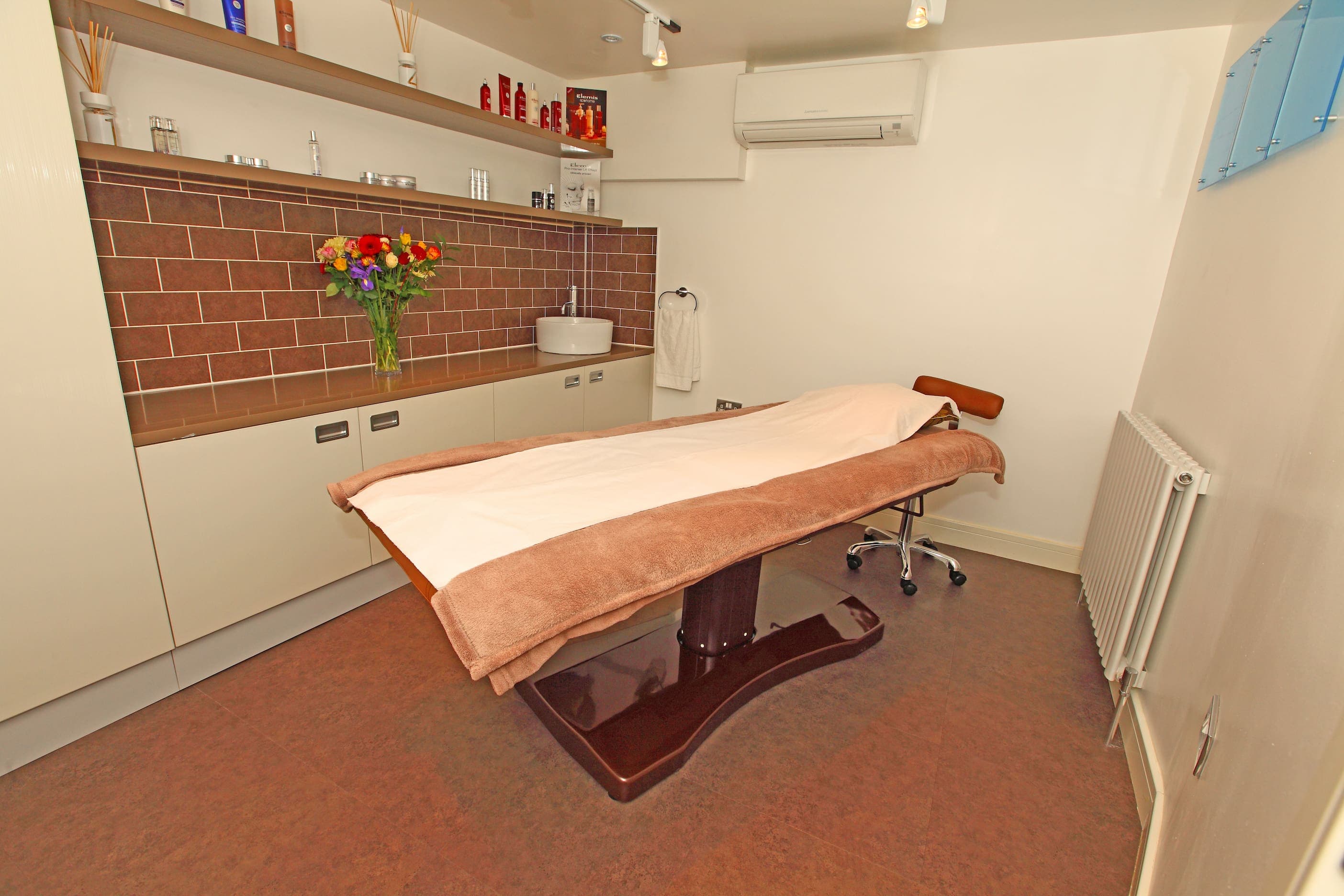 Richmond salon laser room